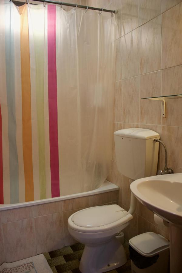 Residencial Tarouca Bed & Breakfast Fundao Exterior photo
