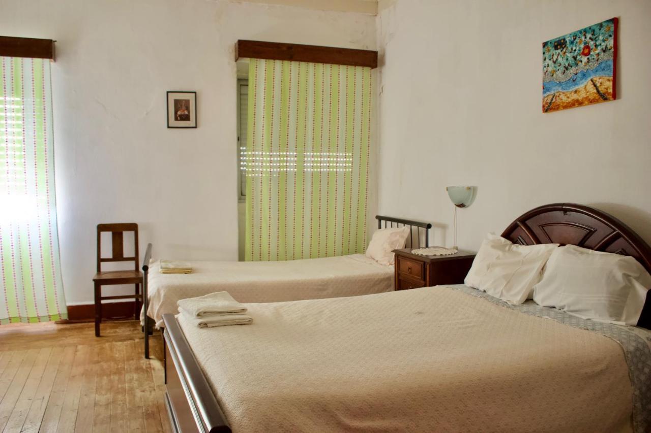 Residencial Tarouca Bed & Breakfast Fundao Exterior photo