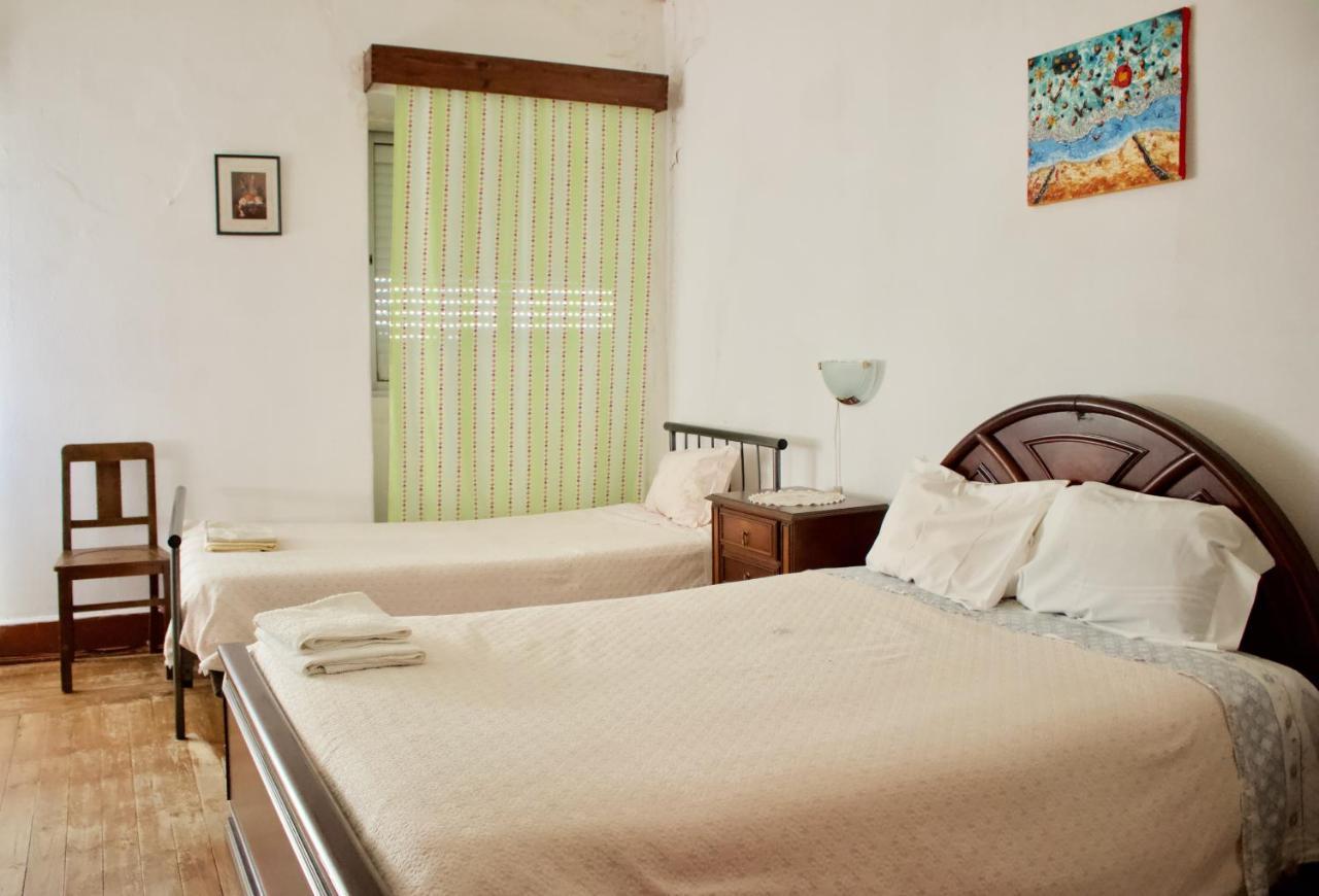 Residencial Tarouca Bed & Breakfast Fundao Exterior photo